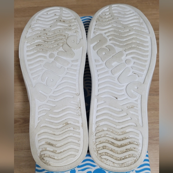 Native Shoes - Picture 6 of 7